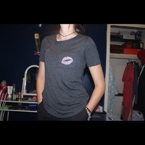 cute zoe + liv xs tee